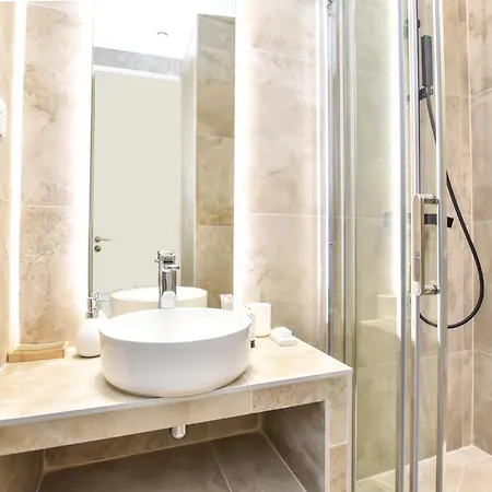 Spacious - 3br-8p - Moulin Rouge *