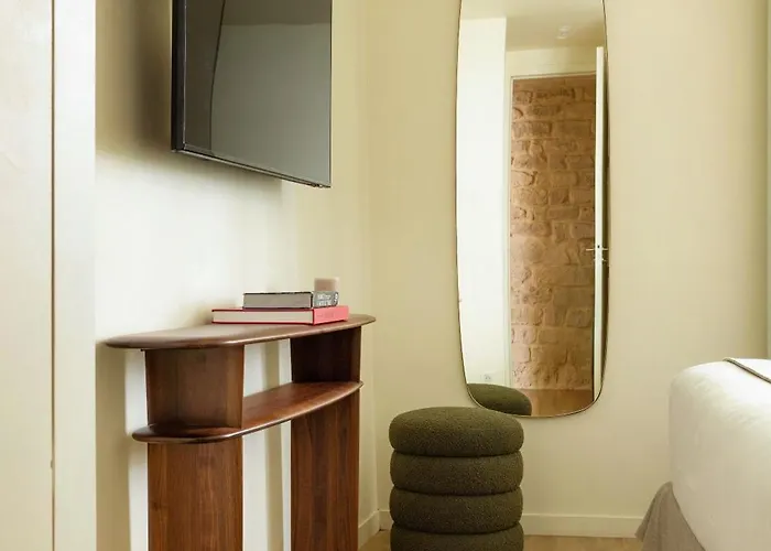 Διαμέρισμα Spacious - 3br-8p - Moulin Rouge *