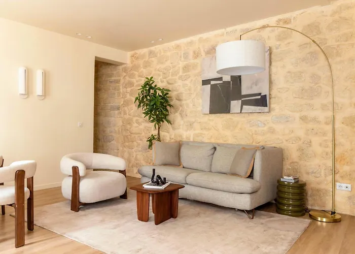 Διαμέρισμα Spacious - 3br-8p - Moulin Rouge *