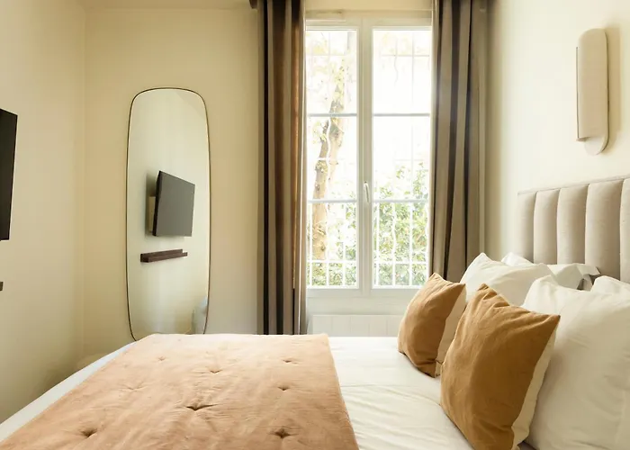 Διαμέρισμα Spacious - 3br-8p - Moulin Rouge *