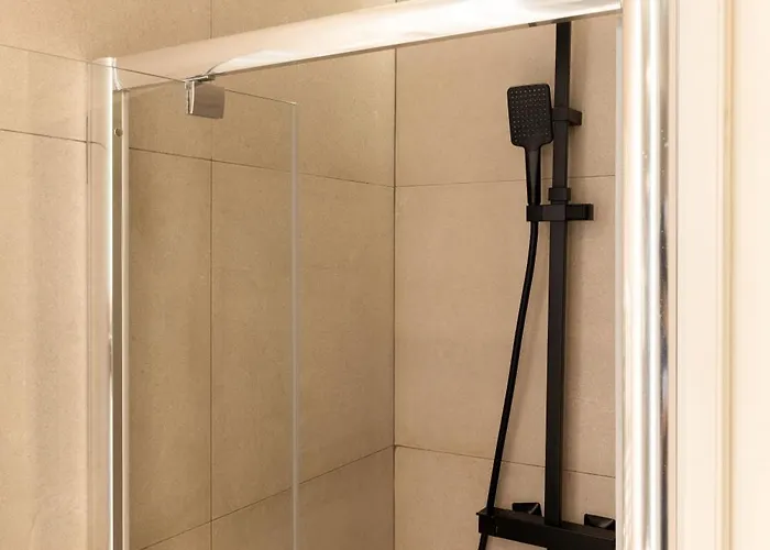 Διαμέρισμα Spacious - 3br-8p - Moulin Rouge *